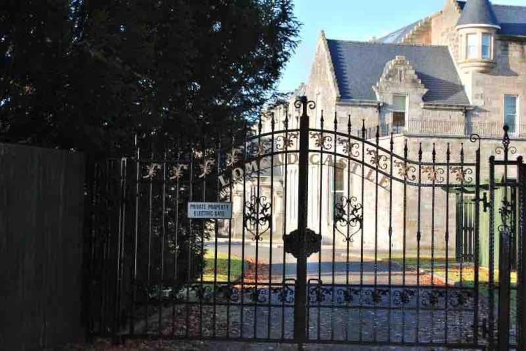 Ferienwohnung Loch View At Lomond Castle Balloch Exterior foto