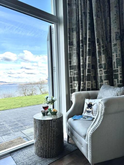 Ferienwohnung Loch View At Lomond Castle Balloch Exterior foto