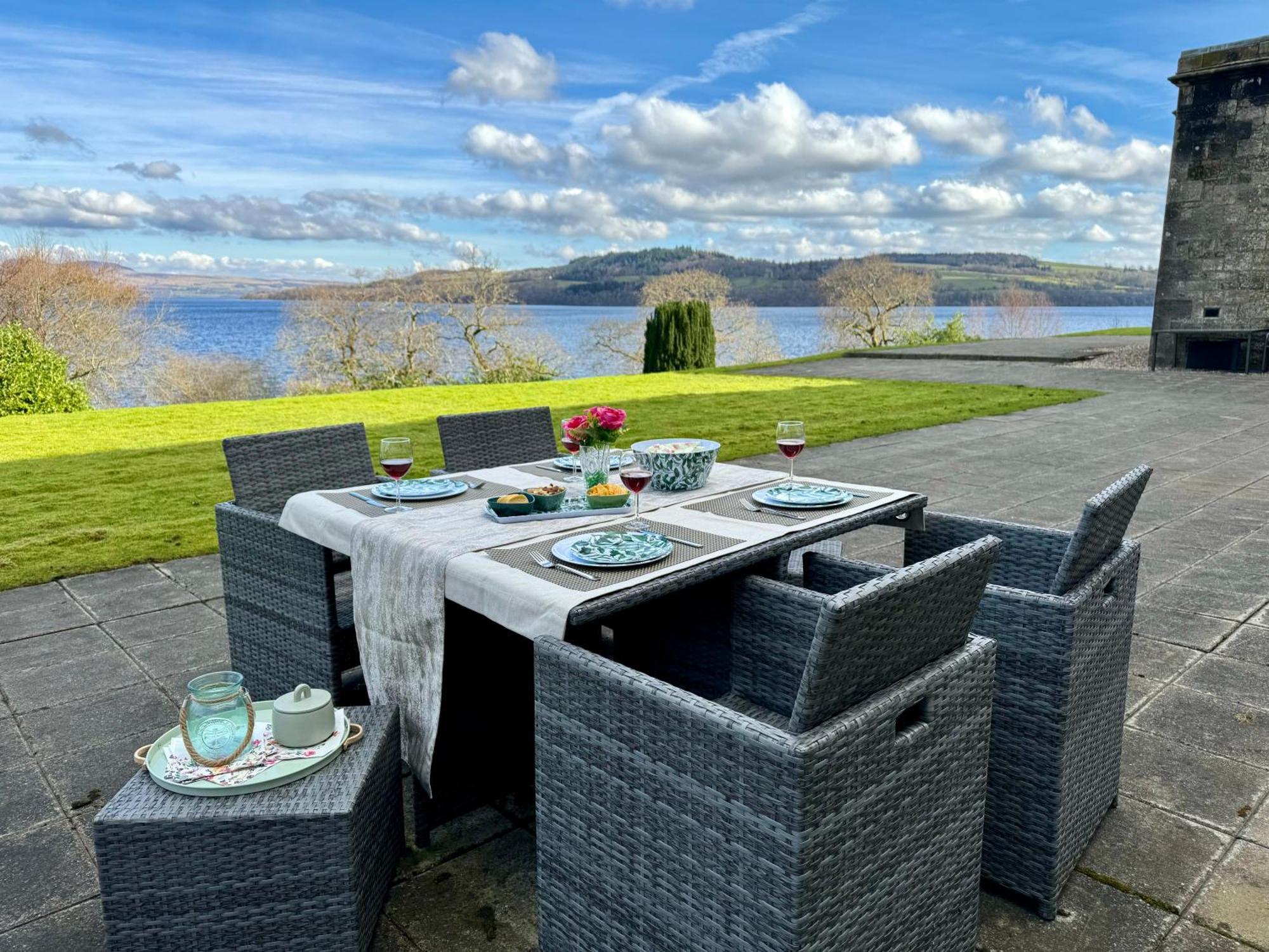 Ferienwohnung Loch View At Lomond Castle Balloch Exterior foto